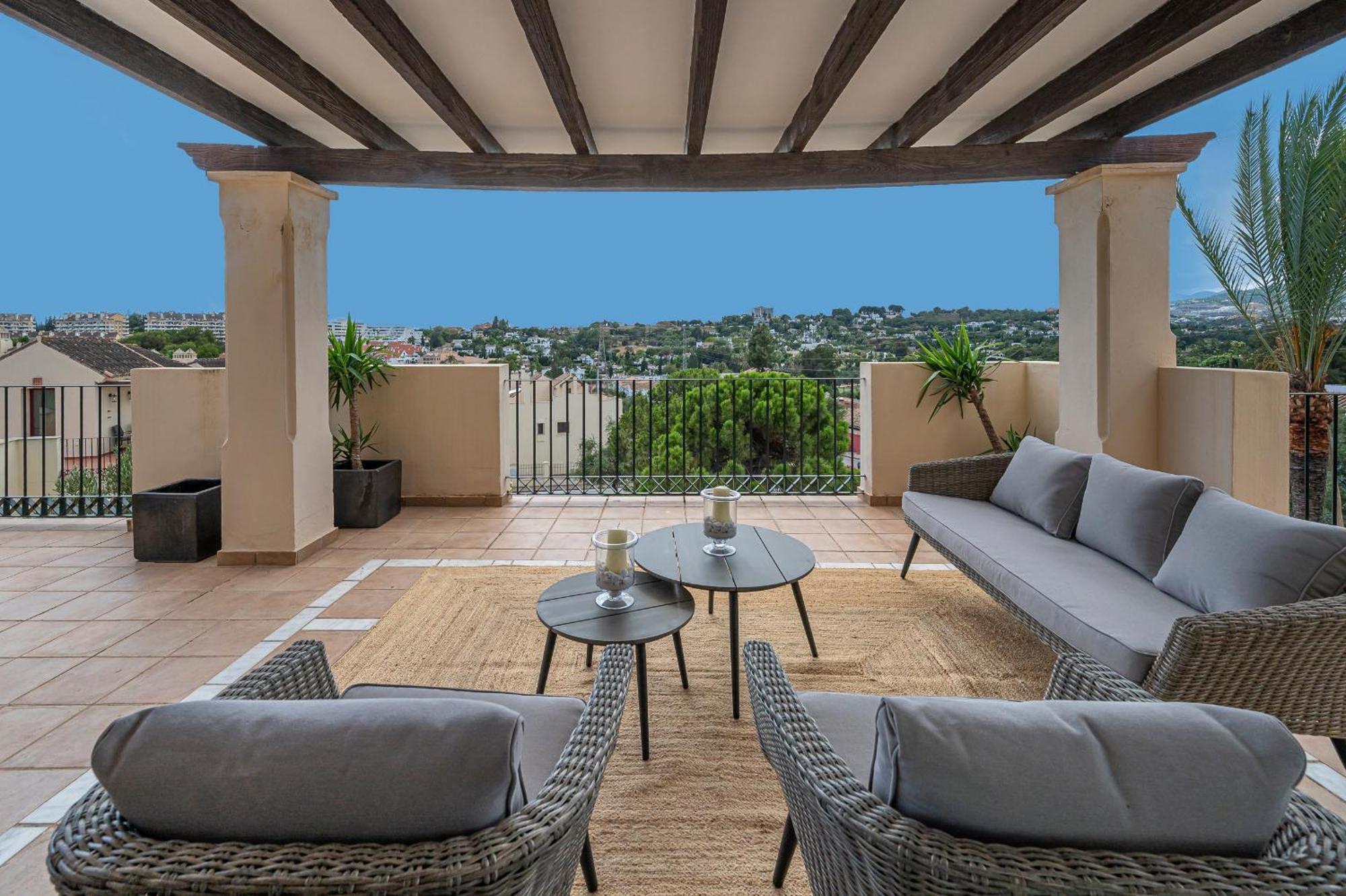 Nueva Andalucia Penthouse Apartment